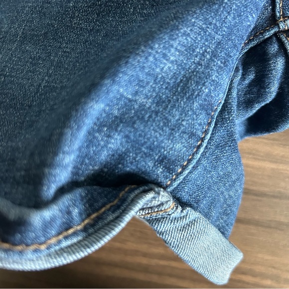 Levi’s Mid Length Size 25 Denim Shorts - Picture 8 of 12